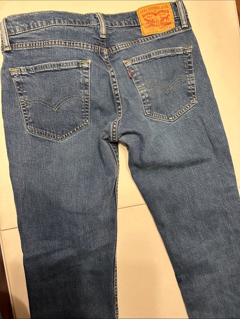 Levi's Men's Blue Straight-Leg Jeans with Leather Patch